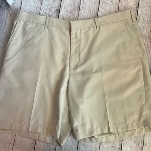 JACK NICKLAUS Tan Golf Shorts 42
